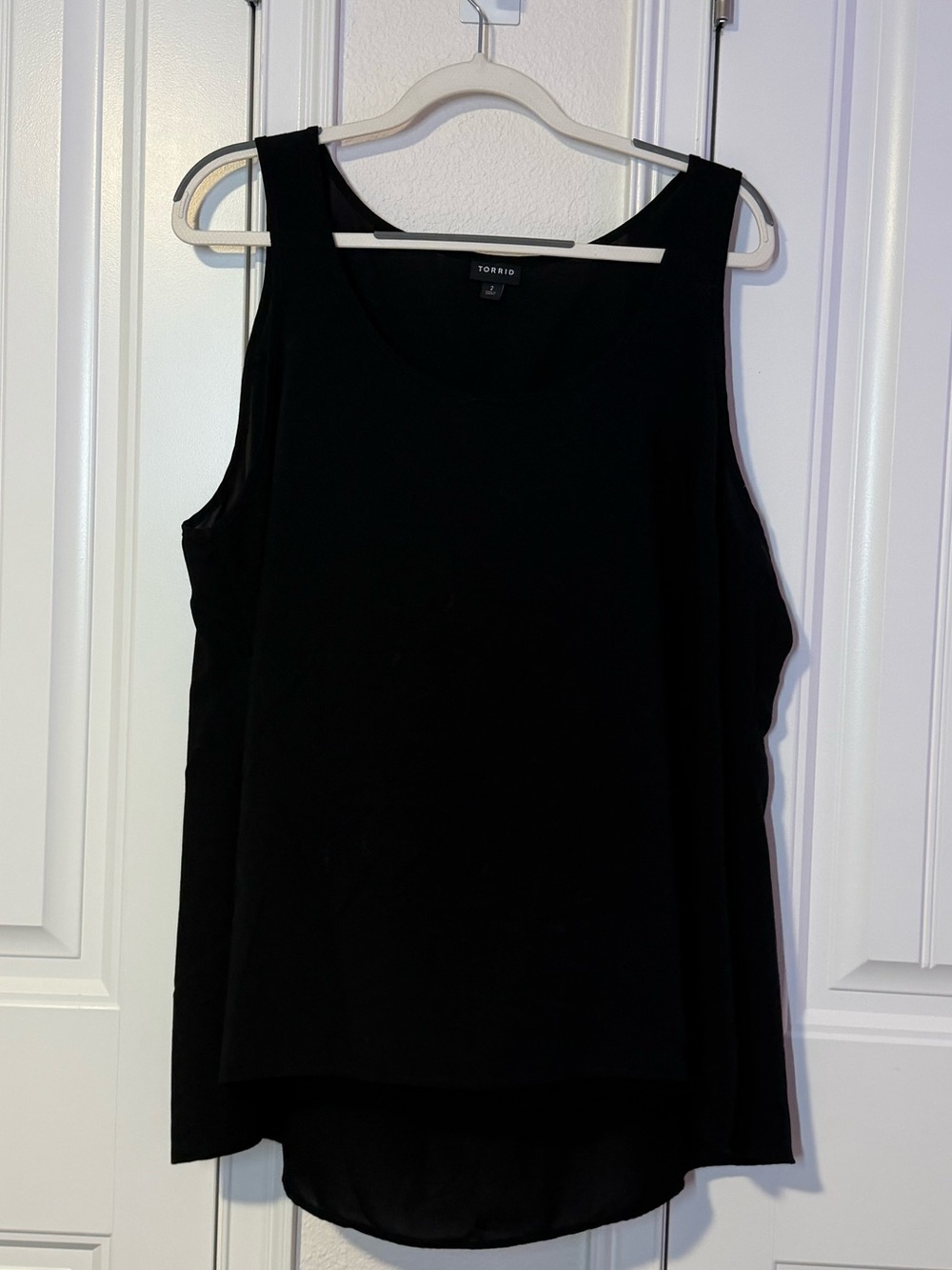 torrid Black Sleeveless Scoop Neck Tank Top